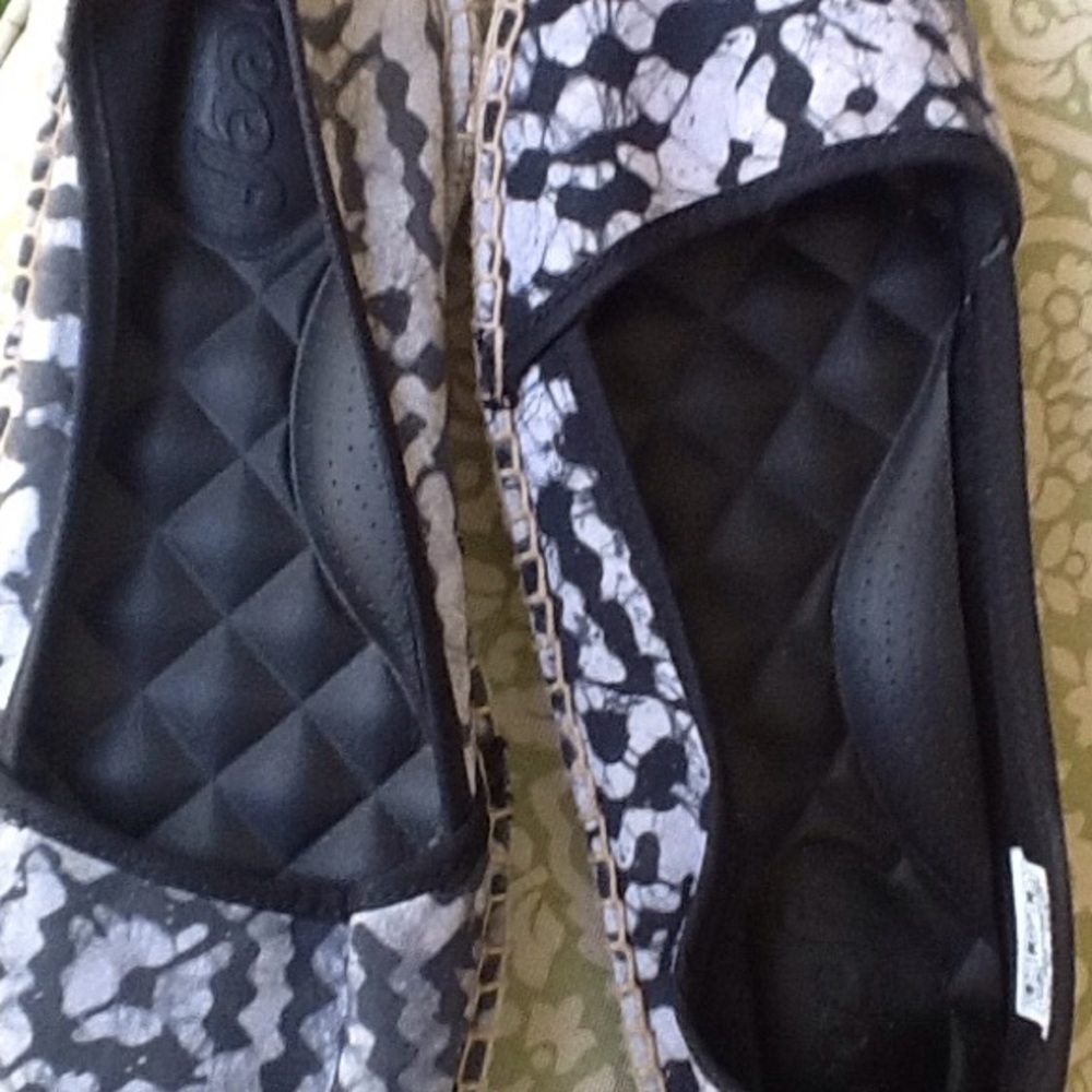 New Reef summer batik espadrilles flats with support